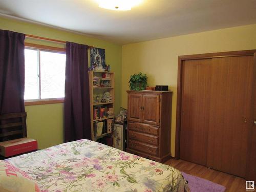 4614 53 Avenue, Barrhead, AB - Indoor Photo Showing Bedroom