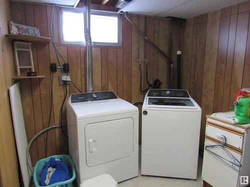 4614 53 Avenue, Barrhead, AB - Indoor Photo Showing Laundry Room