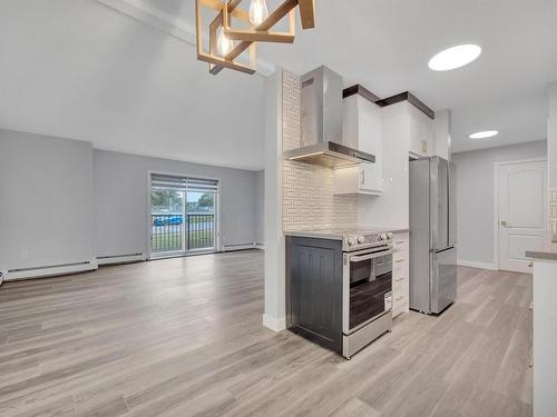 1 4616 47 Street, Leduc, AB - Indoor Photo Showing Kitchen