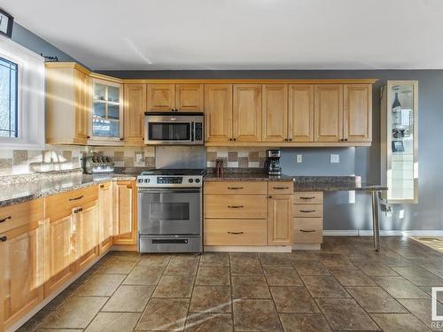 17 62331 Rge Rd 411A, Rural Bonnyville M.D., AB - Indoor Photo Showing Kitchen