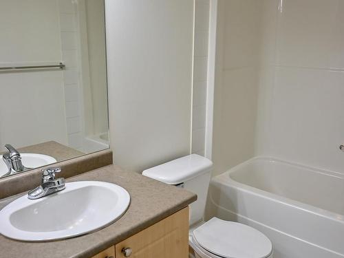 211 616 Mcallister Loop, Edmonton, AB - Indoor Photo Showing Bathroom