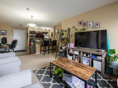 122 18126 77 Street, Edmonton, AB - Indoor Photo Showing Living Room