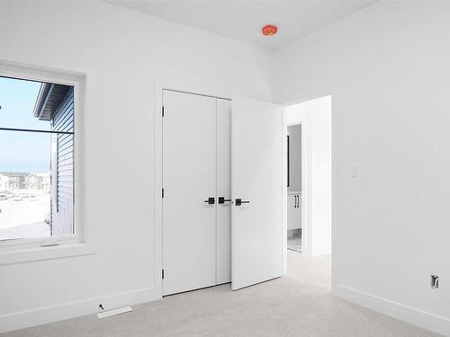 4747 168 Avenue, Edmonton, AB - Indoor Photo Showing Other Room