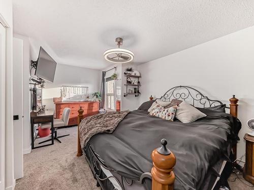 16934 109 Street, Edmonton, AB - Indoor Photo Showing Bedroom