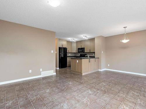 3 9350 211 Street, Edmonton, AB - Indoor Photo Showing Kitchen