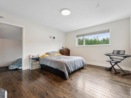 13 51218 Rge Road 214, Rural Strathcona County, AB - Indoor Photo Showing Bedroom