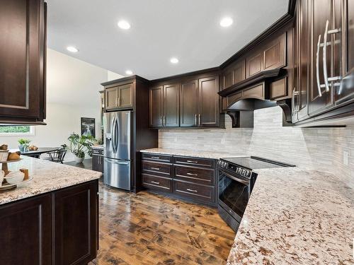 13 51218 Rge Road 214, Rural Strathcona County, AB - Indoor Photo Showing Kitchen With Upgraded Kitchen