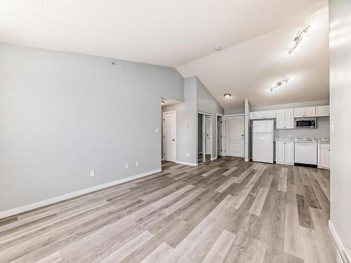 1422 330 Clareview Station Drive, Edmonton, AB - Indoor Photo Showing Other Room