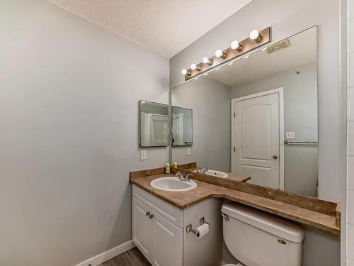 1422 330 Clareview Station Drive, Edmonton, AB - Indoor Photo Showing Bathroom