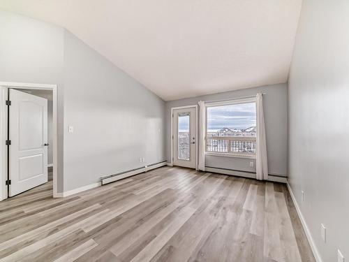 1422 330 Clareview Station Drive, Edmonton, AB - Indoor Photo Showing Other Room