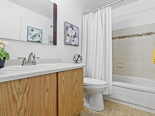 13 9619 180 Street, Edmonton, AB - Indoor Photo Showing Bathroom