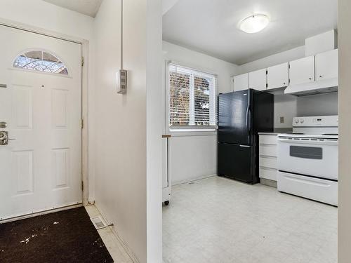 13 9619 180 Street, Edmonton, AB - Indoor Photo Showing Kitchen