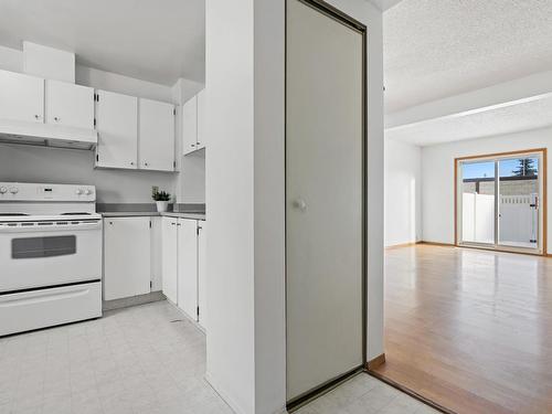 13 9619 180 Street, Edmonton, AB - Indoor Photo Showing Kitchen