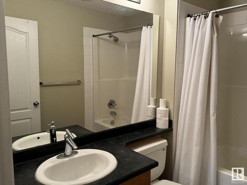 7339 South Terwillegar Drive, Edmonton, AB - Indoor Photo Showing Bathroom