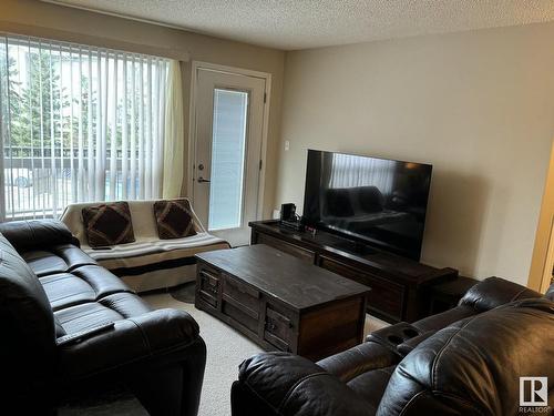 7339 South Terwillegar Drive, Edmonton, AB - Indoor Photo Showing Living Room