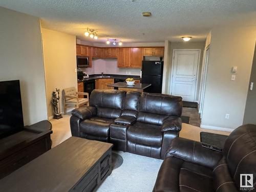 7339 South Terwillegar Drive, Edmonton, AB - Indoor Photo Showing Living Room