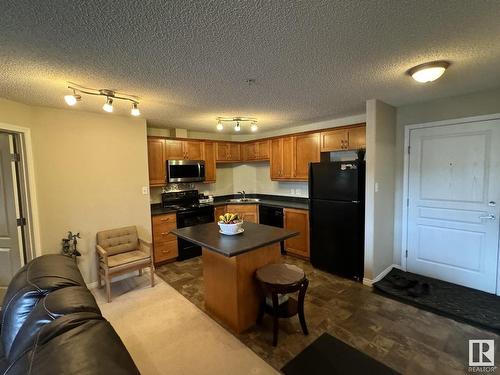 7339 South Terwillegar Drive, Edmonton, AB - Indoor Photo Showing Kitchen