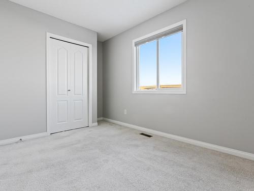 17039 38 Street Nw, Edmonton, AB - Indoor Photo Showing Other Room