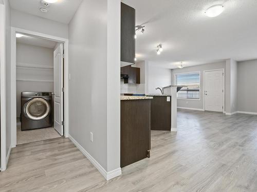 17039 38 Street Nw, Edmonton, AB - Indoor Photo Showing Kitchen