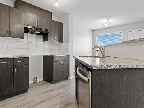 17039 38 Street Nw, Edmonton, AB - Indoor Photo Showing Kitchen