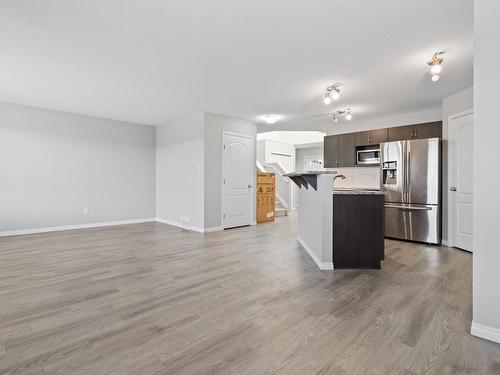 17039 38 Street Nw, Edmonton, AB - Indoor Photo Showing Kitchen