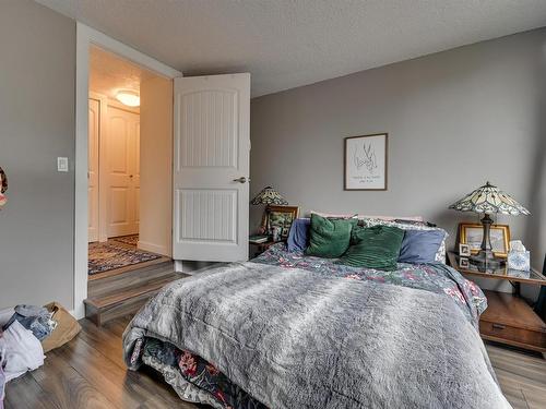 323 10160 114 Street, Edmonton, AB - Indoor Photo Showing Bedroom