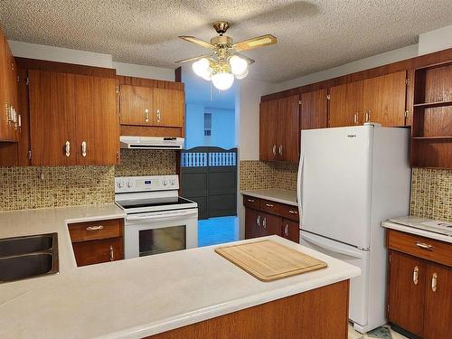 704 11710 100 Avenue, Edmonton, AB - Indoor Photo Showing Kitchen