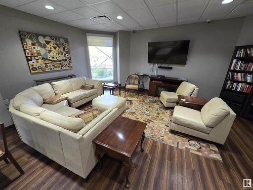 704 11710 100 Avenue, Edmonton, AB - Indoor Photo Showing Living Room