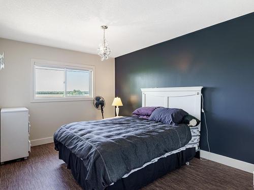 6816 St.Anne Trail, Rural Lac Ste. Anne County, AB - Indoor Photo Showing Bedroom