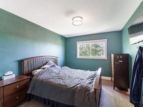 6816 St.Anne Trail, Rural Lac Ste. Anne County, AB - Indoor Photo Showing Bedroom