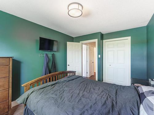 6816 St.Anne Trail, Rural Lac Ste. Anne County, AB - Indoor Photo Showing Bedroom