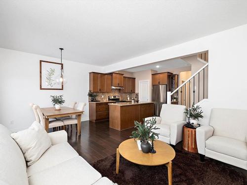 16106 10 Avenue, Edmonton, AB - Indoor Photo Showing Living Room