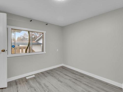 202 Lee Ridge Rd, Edmonton, AB - Indoor Photo Showing Other Room