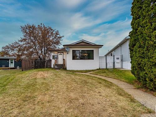 202 Lee Ridge Rd, Edmonton, AB - Outdoor