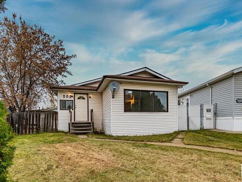 202 Lee Ridge Rd, Edmonton, AB - Outdoor