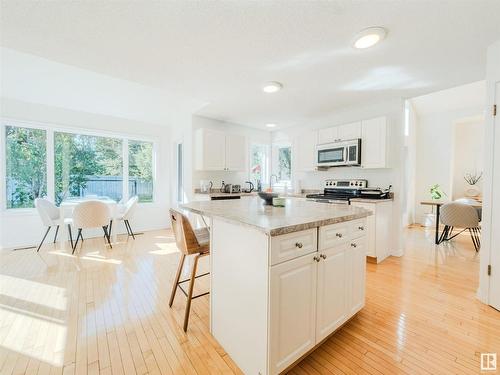 11407 12 Avenue, Edmonton, AB - Indoor Photo Showing Kitchen With Upgraded Kitchen