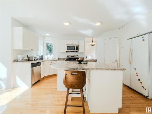 11407 12 Avenue, Edmonton, AB - Indoor Photo Showing Kitchen With Upgraded Kitchen