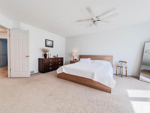 11407 12 Avenue, Edmonton, AB - Indoor Photo Showing Bedroom