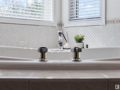 11407 12 Avenue, Edmonton, AB - Indoor Photo Showing Bathroom