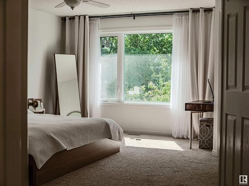 11407 12 Avenue, Edmonton, AB - Indoor Photo Showing Bedroom