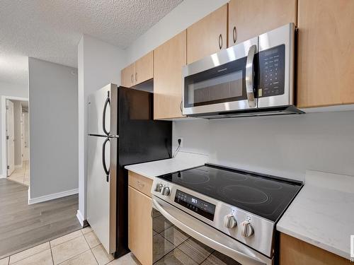 1403 10180 104 Street, Edmonton, AB - Indoor Photo Showing Kitchen