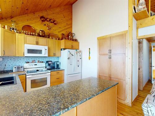 7 52506 Rge Road 50, Rural Parkland County, AB - Indoor Photo Showing Kitchen