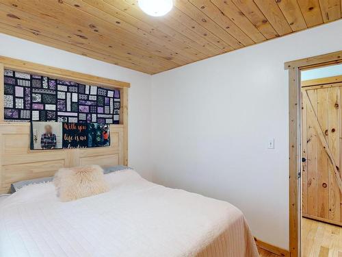 7 52506 Rge Road 50, Rural Parkland County, AB - Indoor Photo Showing Bedroom