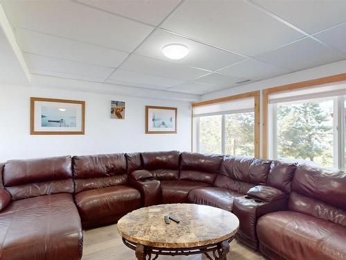 7 52506 Rge Road 50, Rural Parkland County, AB - Indoor Photo Showing Living Room