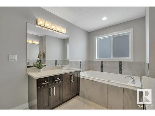 492 Reynalds Wynd, Leduc, AB - Indoor Photo Showing Bathroom