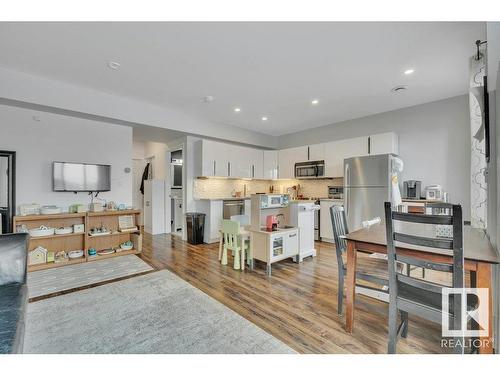 492 Reynalds Wynd, Leduc, AB - Indoor Photo Showing Kitchen With Stainless Steel Kitchen