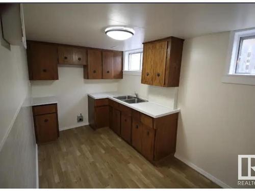 4761 50 Avenue, Vegreville, AB - Indoor Photo Showing Kitchen With Double Sink