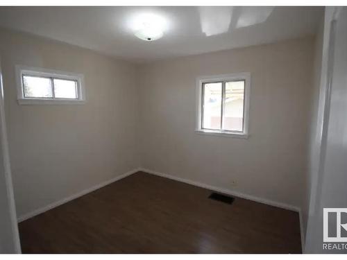 4761 50 Avenue, Vegreville, AB - Indoor Photo Showing Other Room