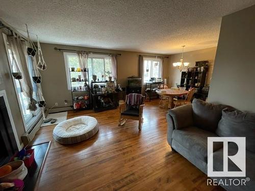 208 14803 51 Avenue, Edmonton, AB - Indoor Photo Showing Living Room