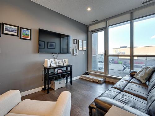 505 10238 103 Street, Edmonton, AB - Indoor Photo Showing Living Room